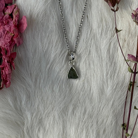 Ravenstone Crystals Moldavite Necklace "Taylor"