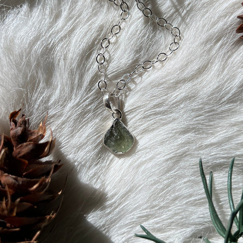 Ravenstone Crystals Moldavite Necklace "Valeria"