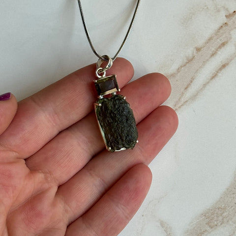 Ravenstone Crystals Moldavite Necklace "Zuri"
