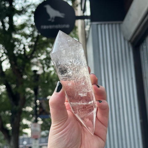 Ravenstone Crystals Quartz Vogel "Natalie"