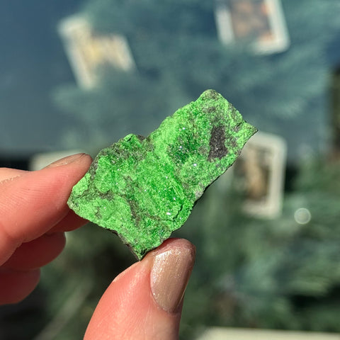 Ravenstone Crystals Uvarovite "Rusty"