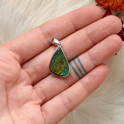 Ravenstone Crystals Ammolite Necklace "Lucia"