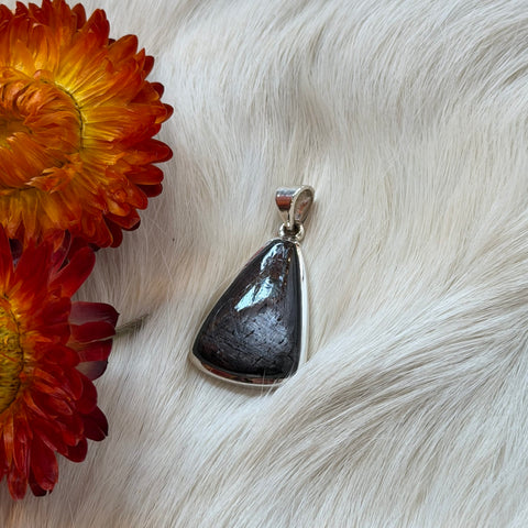 Ravenstone Crystals Hypersthene Necklace "Lynnette"