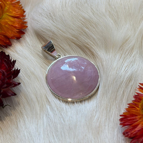 Ravenstone Crystals Kunzite Necklace "Laura"