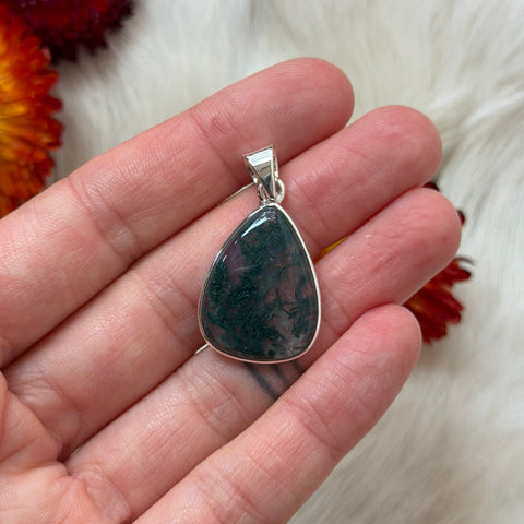 Ravenstone Crystals Moss Agate Necklace "Heidi"