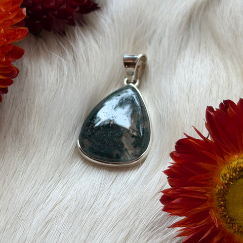 Ravenstone Crystals Moss Agate Necklace "Heidi"