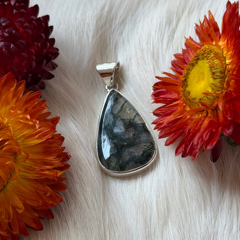 Ravenstone Crystals Moss Agate Necklace "Kristen"