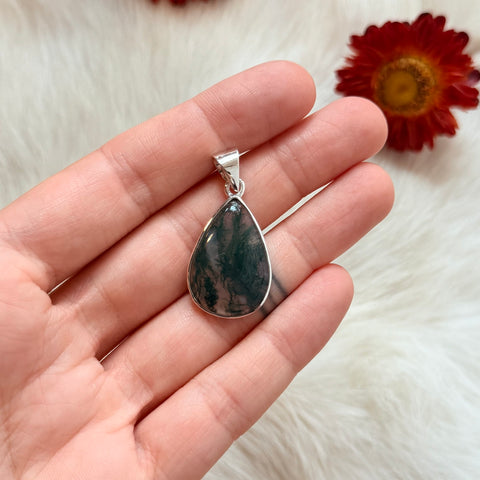 Ravenstone Crystals Moss Agate Necklace "Tony"
