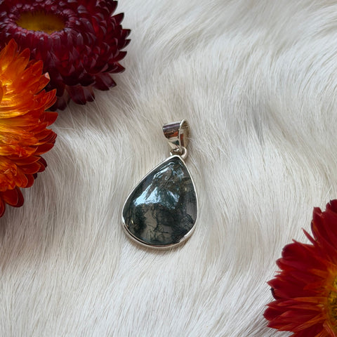 Ravenstone Crystals Moss Agate Necklace "Tony"