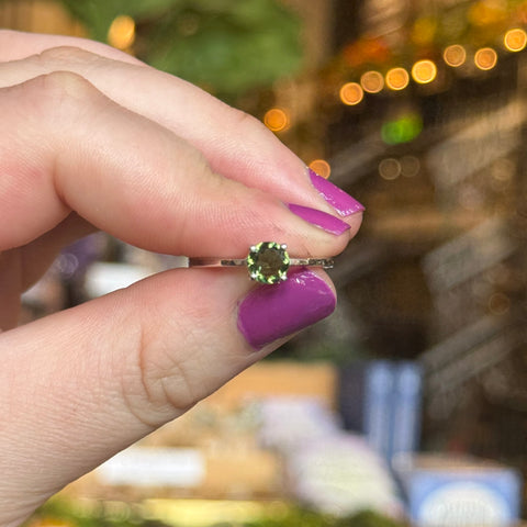 Ravenstone Crystals Faceted Moldavite Ring "Annabelle" - Size 9.5