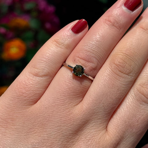 Ravenstone Crystals Faceted Moldavite Ring "Georgina" - Size 8