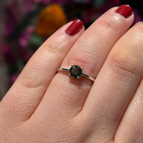 Ravenstone Crystals Faceted Moldavite Ring "Penelope" - Size 8