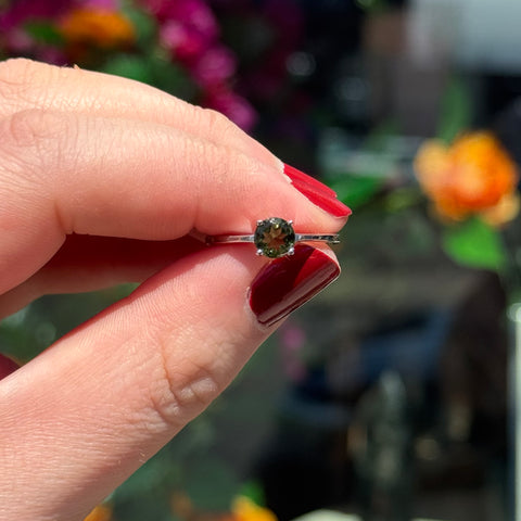 Ravenstone Crystals Faceted Moldavite Ring "Vanessa" - Size 8