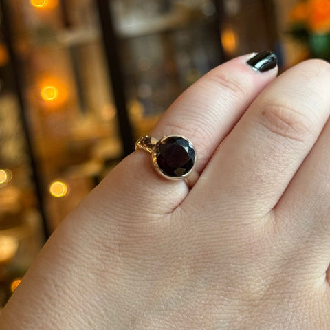 Ravenstone Crystals Garnet Ring "Araxie" - Size 5