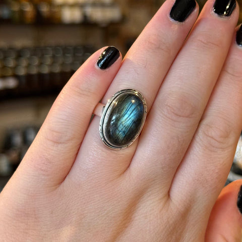 Ravenstone Crystals Labradorite Ring "Dean" - Size 9