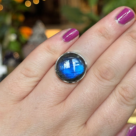 Ravenstone Crystals Labradorite Ring "Dennis" - Size 8