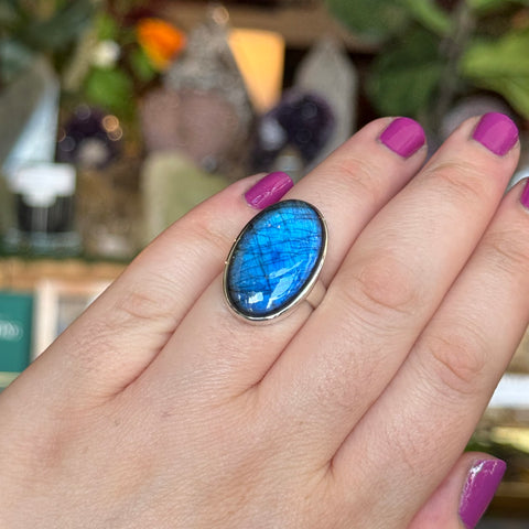 Ravenstone Crystals Labradorite Ring "Joanna" - Size 8
