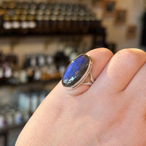 Ravenstone Crystals Labradorite Ring "Laura" - Size 5
