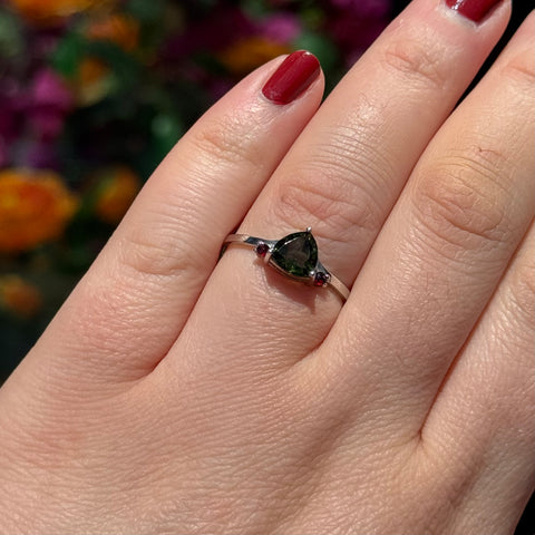 Ravenstone Crystals Moldavite | Garnet Ring "Cara" - Size 10