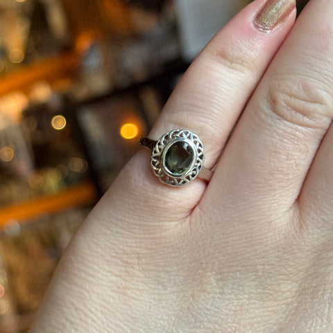 Ravenstone Crystals Moldavite Ring "Dawn" - Size 6