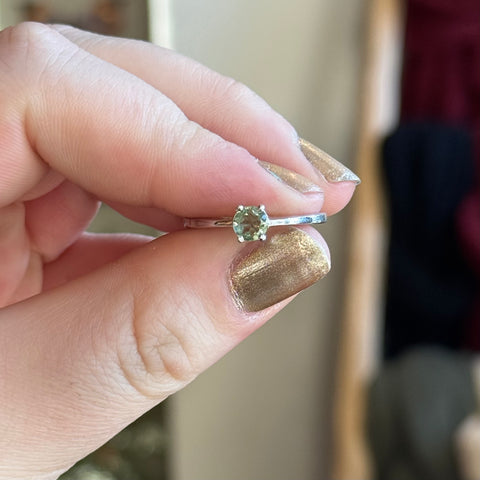 Ravenstone Crystals Moldavite Ring "Quincy" - Size 8.5