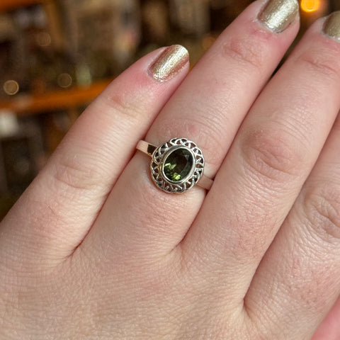 Ravenstone Crystals Moldavite Ring "Vida" - Size 8