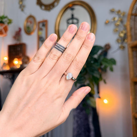 Ravenstone Crystals Moonstone Ring "Learra" - Size 7.5