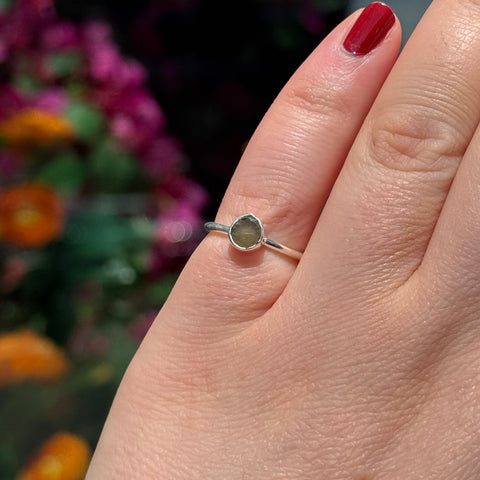 Ravenstone Crystals Raw Moldavite Ring "Hera" - Size 5