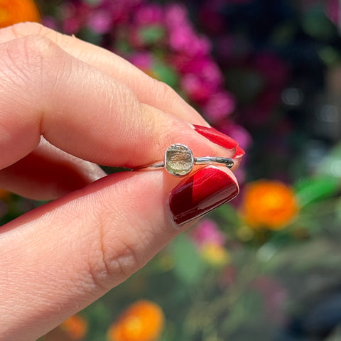 Ravenstone Crystals Raw Moldavite Ring "Reyna" - Size 8