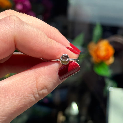 Ravenstone Crystals Raw Moldavite Ring "Yvonne" - Size 7