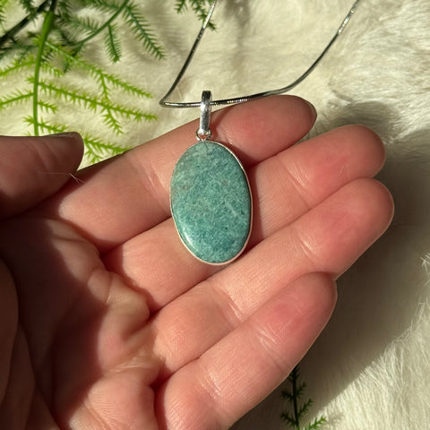 Ravenstone Amazonite Necklace "Posy"