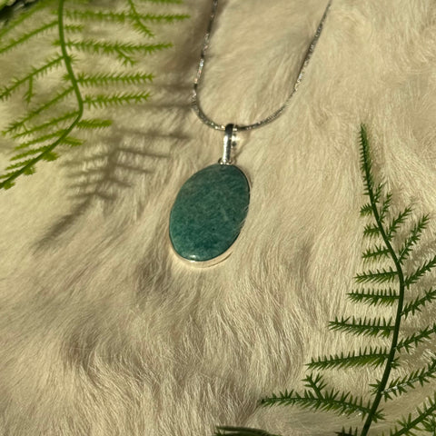 Ravenstone Amazonite Necklace "Posy"