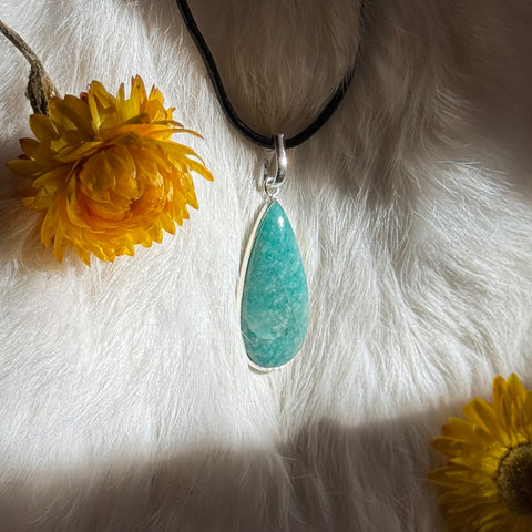 Ravenstone Amazonite Necklace "Reign"