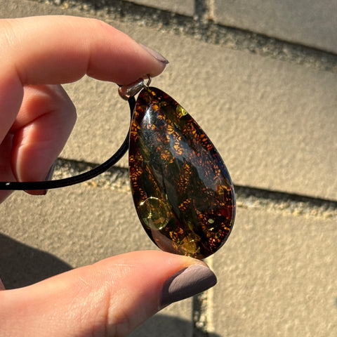 Ravenstone Amber Necklace "Calixte"