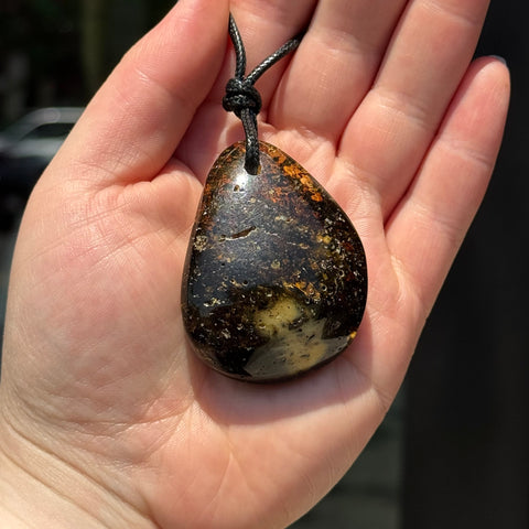 Ravenstone Amber Necklace "Celine"