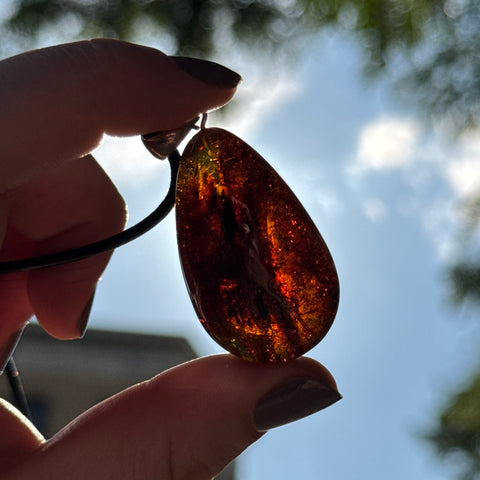 Ravenstone Amber Necklace "Dominique"