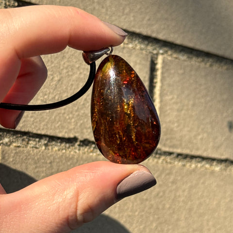 Ravenstone Amber Necklace "Dominique"