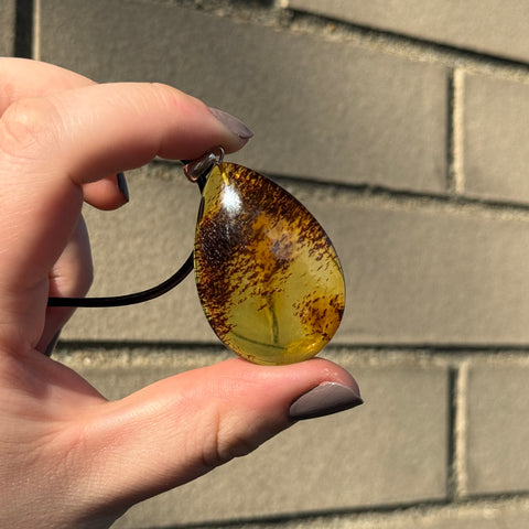 Ravenstone Amber Necklace "Livie"