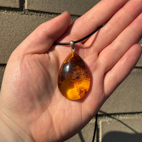 Ravenstone Amber Necklace "Livie"