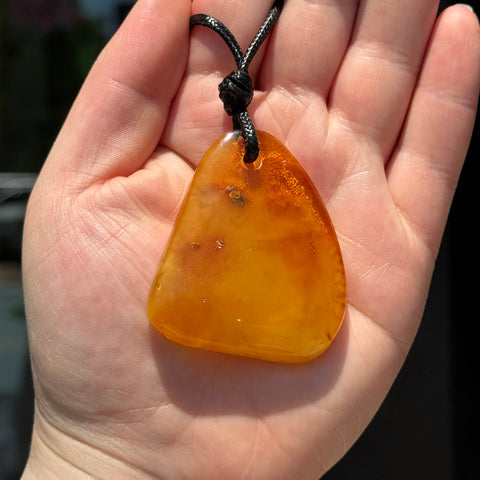 Ravenstone Amber Necklace "Rosalie"
