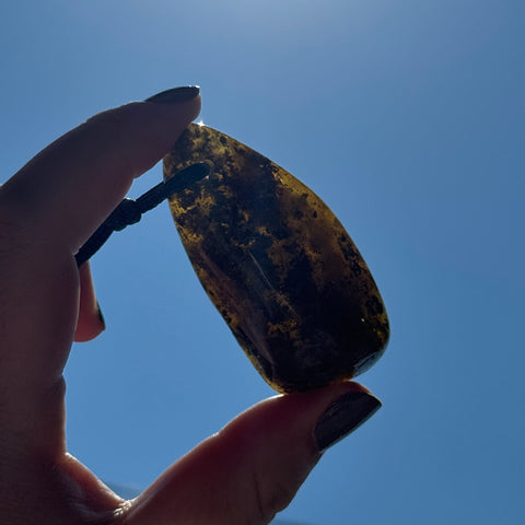 Ravenstone Amber Necklace "Séphora"