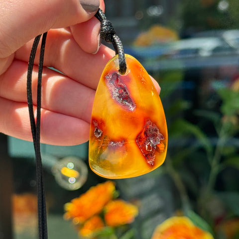 Ravenstone Amber Necklace "Simone"