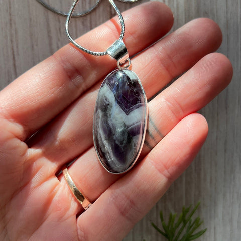 Ravenstone Amethyst Necklace "Eve"