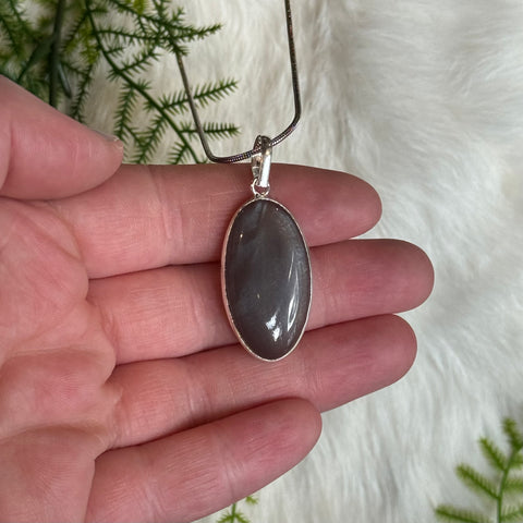 Ravenstone Black Moonstone Necklace "Sandy"