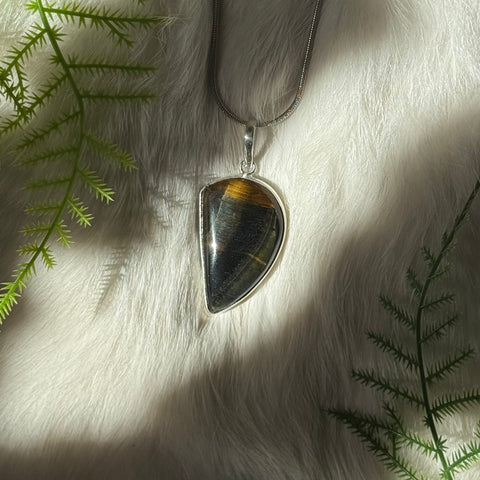 Ravenstone Black Tiger's Eye Necklace "Artemis"