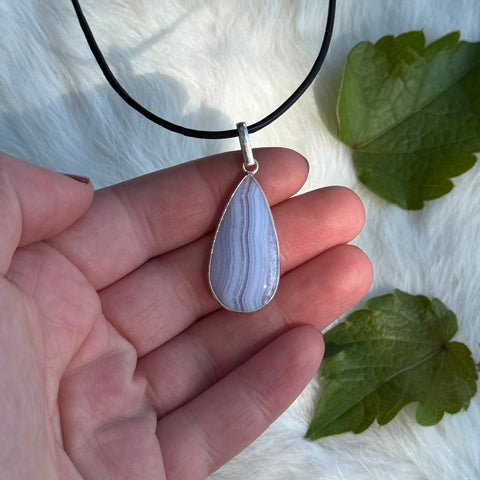 Ravenstone Blue Lace Agate Necklace "Gladys"