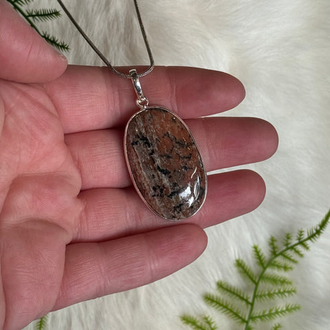 Ravenstone Cheetah Agate Necklace "Deanna"