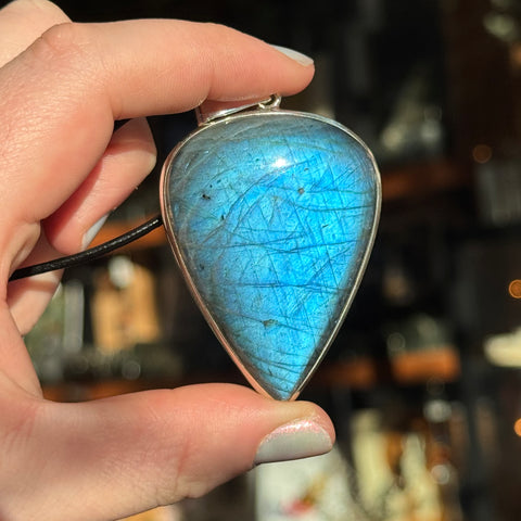 Ravenstone Labradorite Necklace "Genevieve"