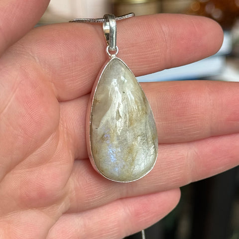 Ravenstone Moonstone Necklace "Agapi"