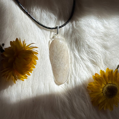 Ravenstone Moonstone Necklace "Dawn"